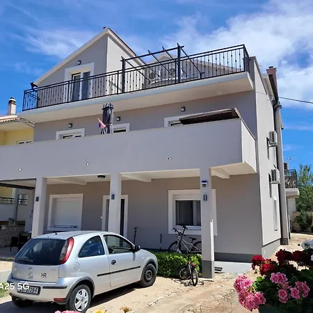 Tonci Apartment