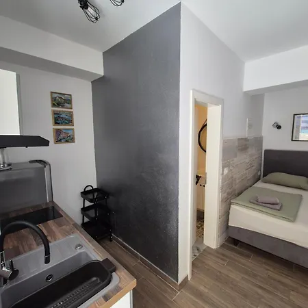 Tonci * Трибунь