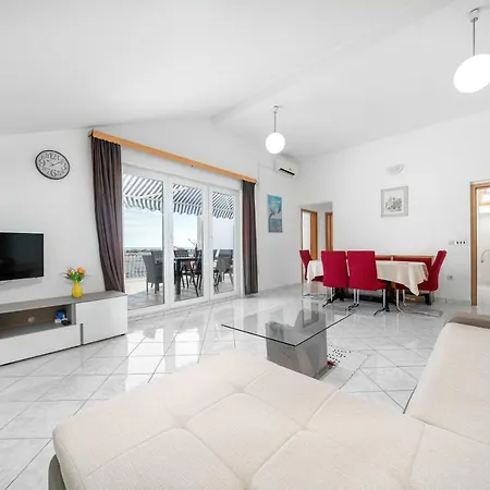 Tonci Apartment *