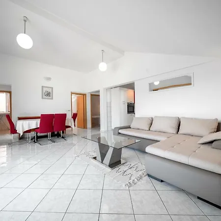 Tonci Apartment